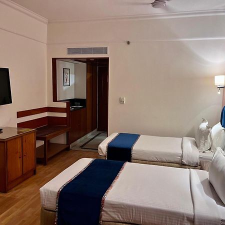 Katriya Hotel And Tower Hyderabad Exterior foto