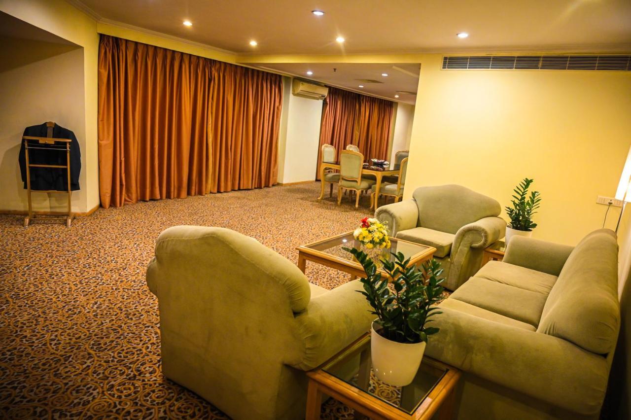 Katriya Hotel And Tower Hyderabad Exterior foto