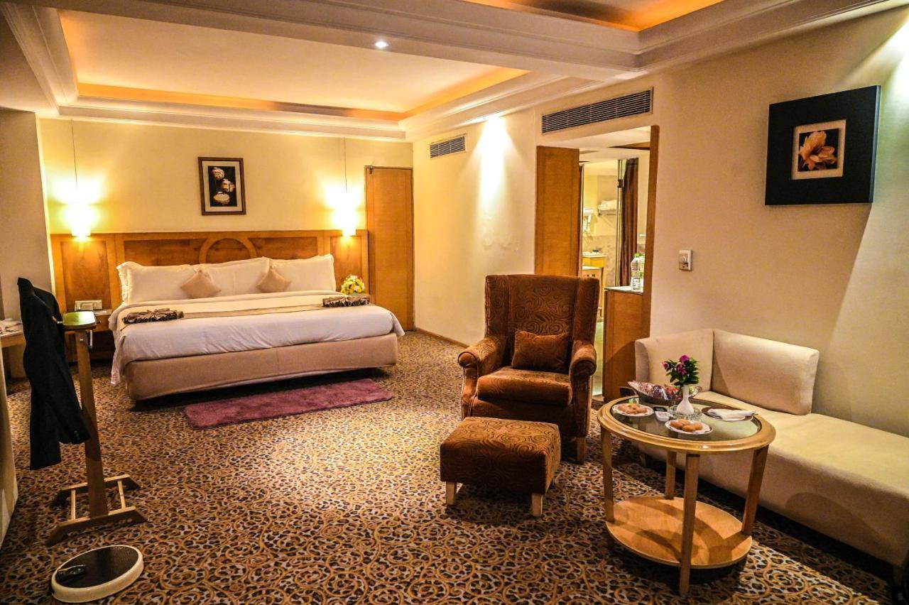 Katriya Hotel And Tower Hyderabad Exterior foto