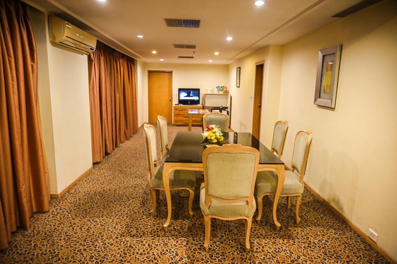Katriya Hotel And Tower Hyderabad Exterior foto