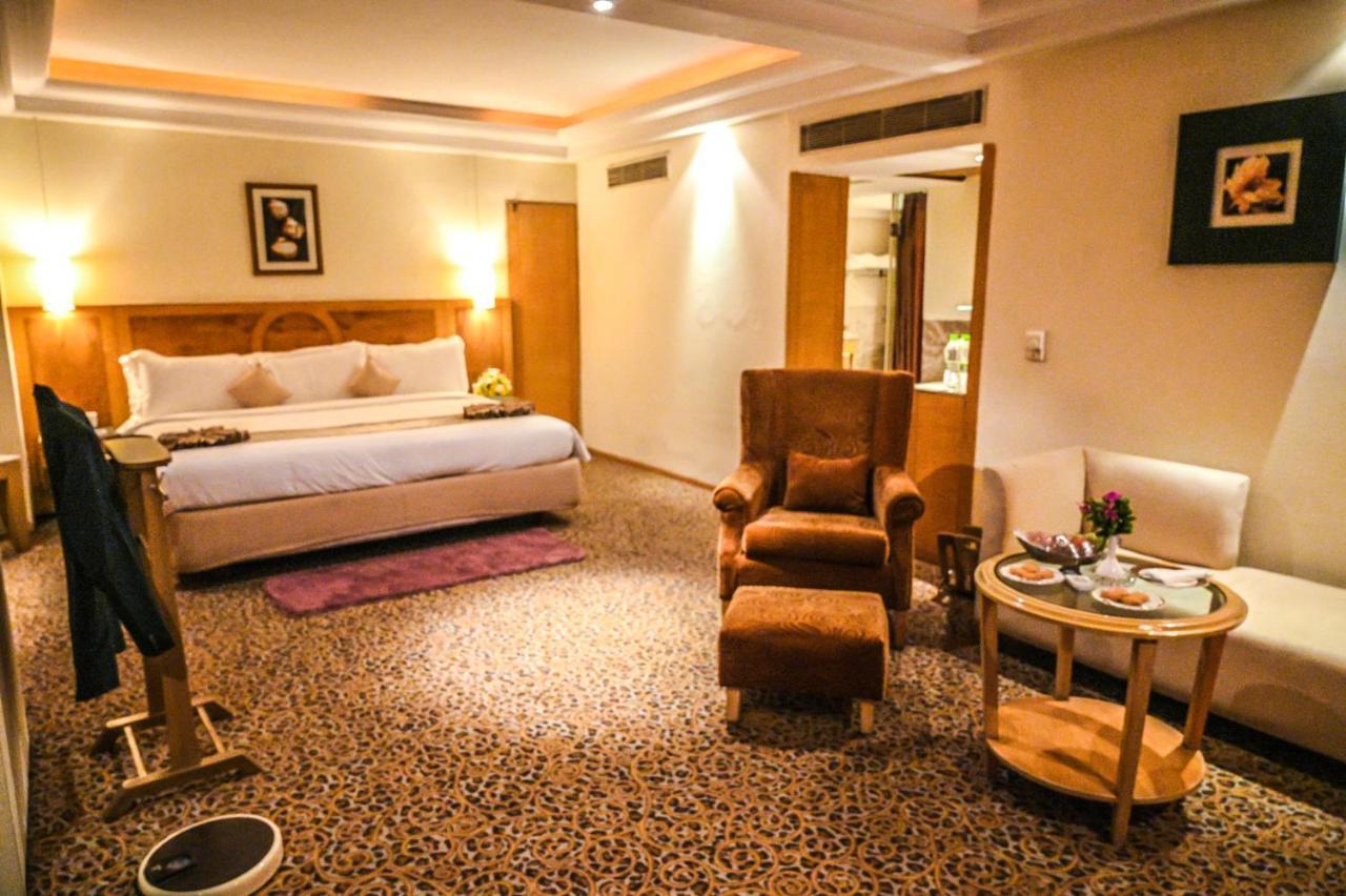 Katriya Hotel And Tower Hyderabad Exterior foto