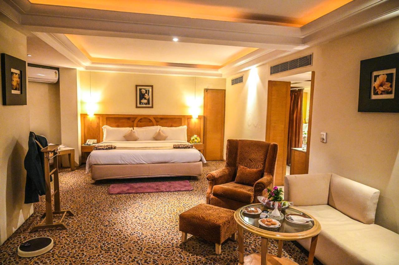 Katriya Hotel And Tower Hyderabad Exterior foto