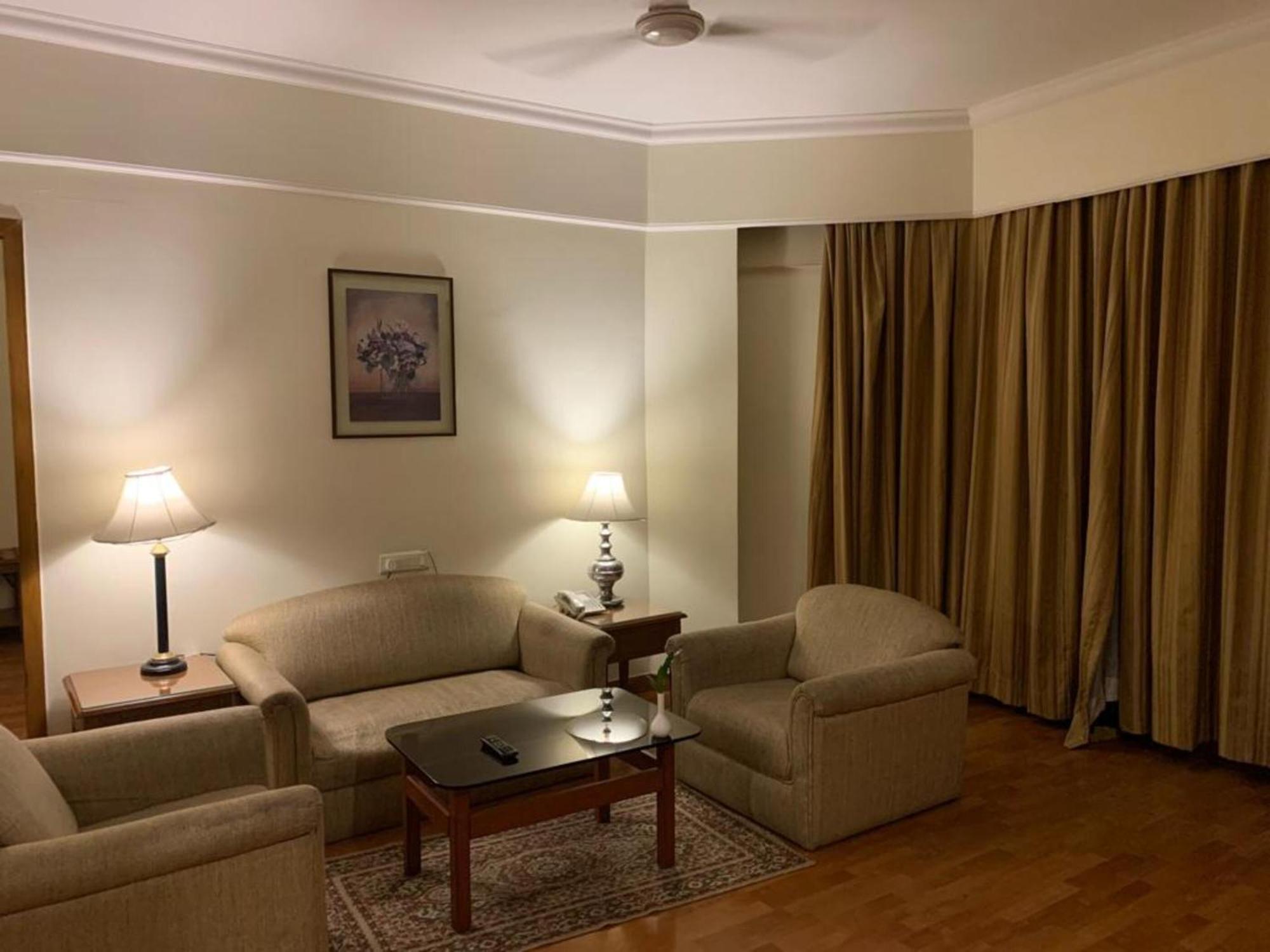 Katriya Hotel And Tower Hyderabad Exterior foto