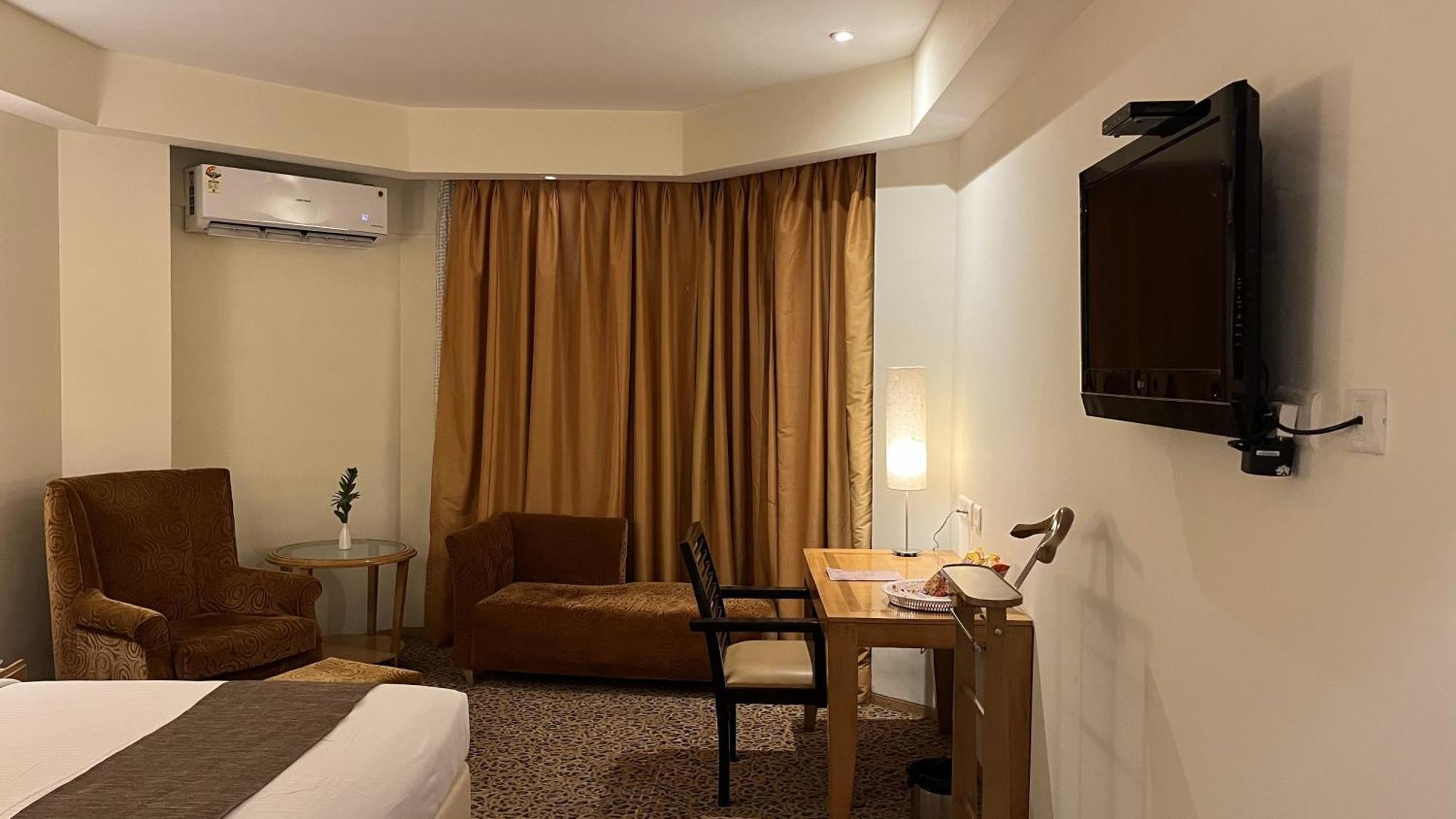 Katriya Hotel And Tower Hyderabad Exterior foto