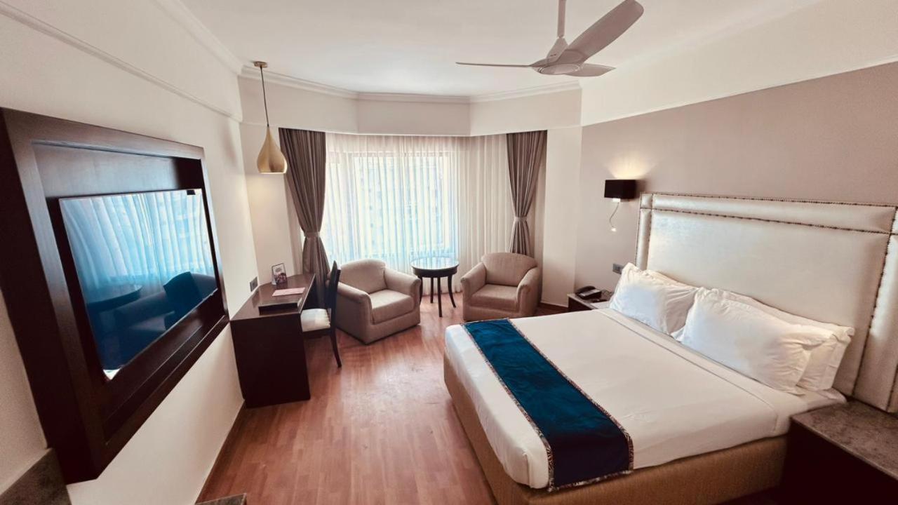 Katriya Hotel And Tower Hyderabad Exterior foto