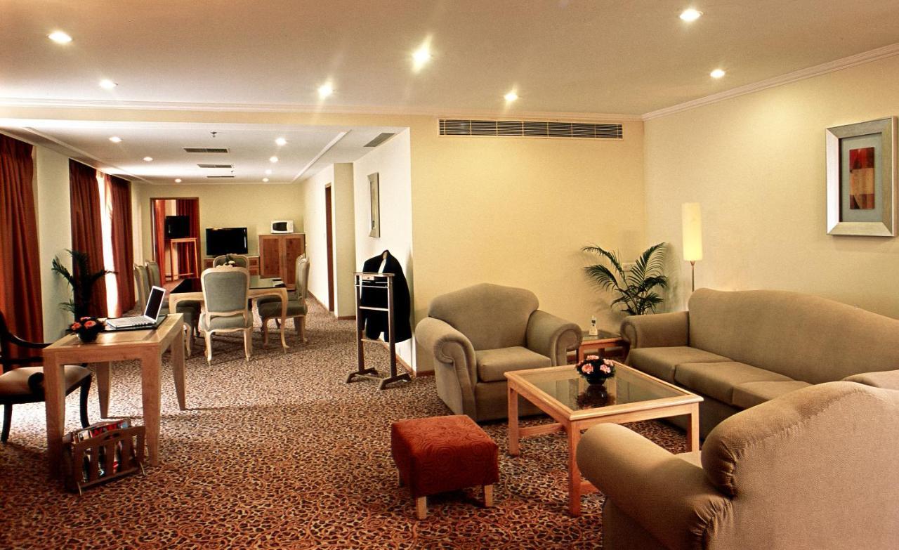 Katriya Hotel And Tower Hyderabad Exterior foto